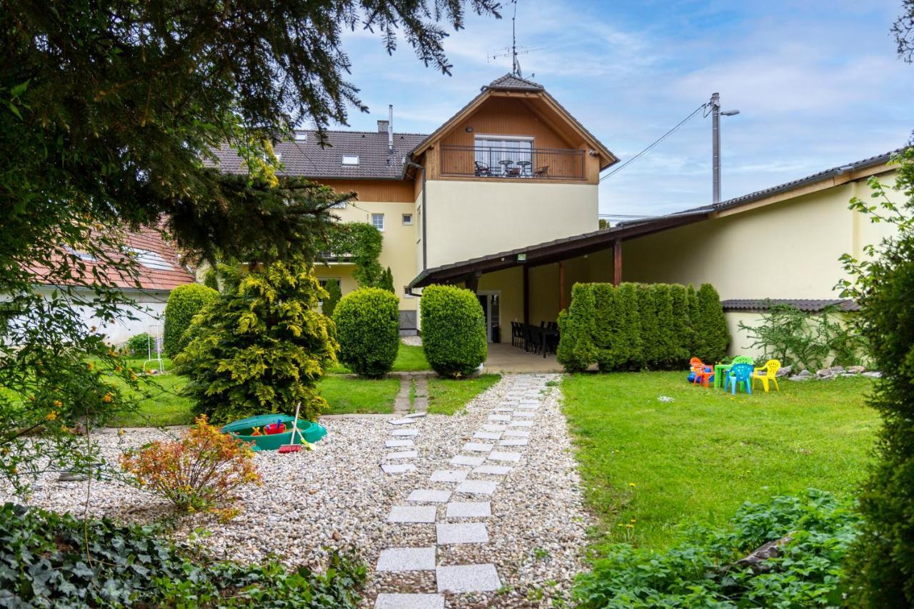 Apartmanovy Dum Vilémovice Exterior foto